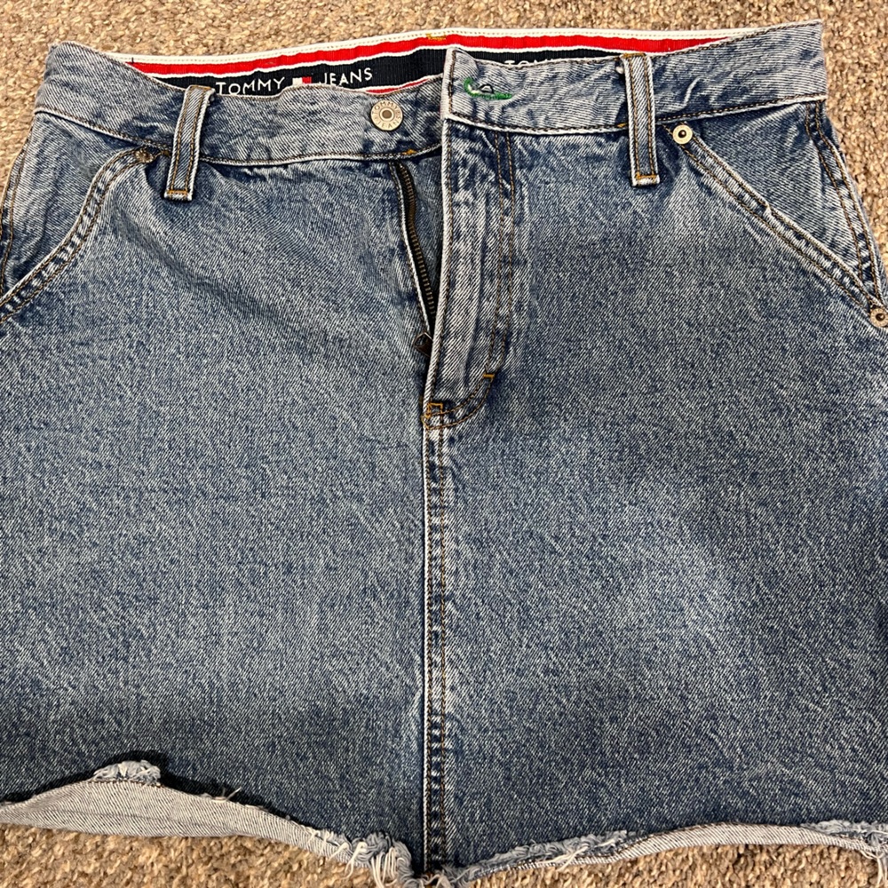 Urban Outfitters Tommy Hilfiger Jean skirt. Size medium.